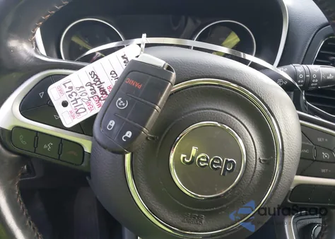 2018 Jeep Compass Latitude 4X4 из США, поврежденный, VIN 3C4NJDBB3JT180538